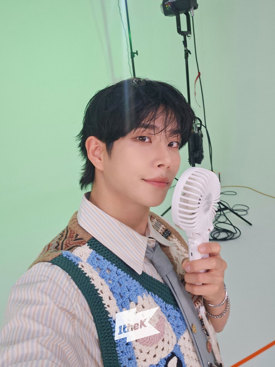 1theK's tweet photo. #주니지니 얼굴만 보면 기분이 맑아져//⌯'ᵕ'⌯
#내돌의온도차 #ZOONIZINI #Some_Things_Never_Change #아스트로 #ASTRO @offclASTRO @ASTRO_Staff

#GAPCRUSH 👉 https://t.co/JZrYYD0tob https://t.co/rvgLmtBcgT