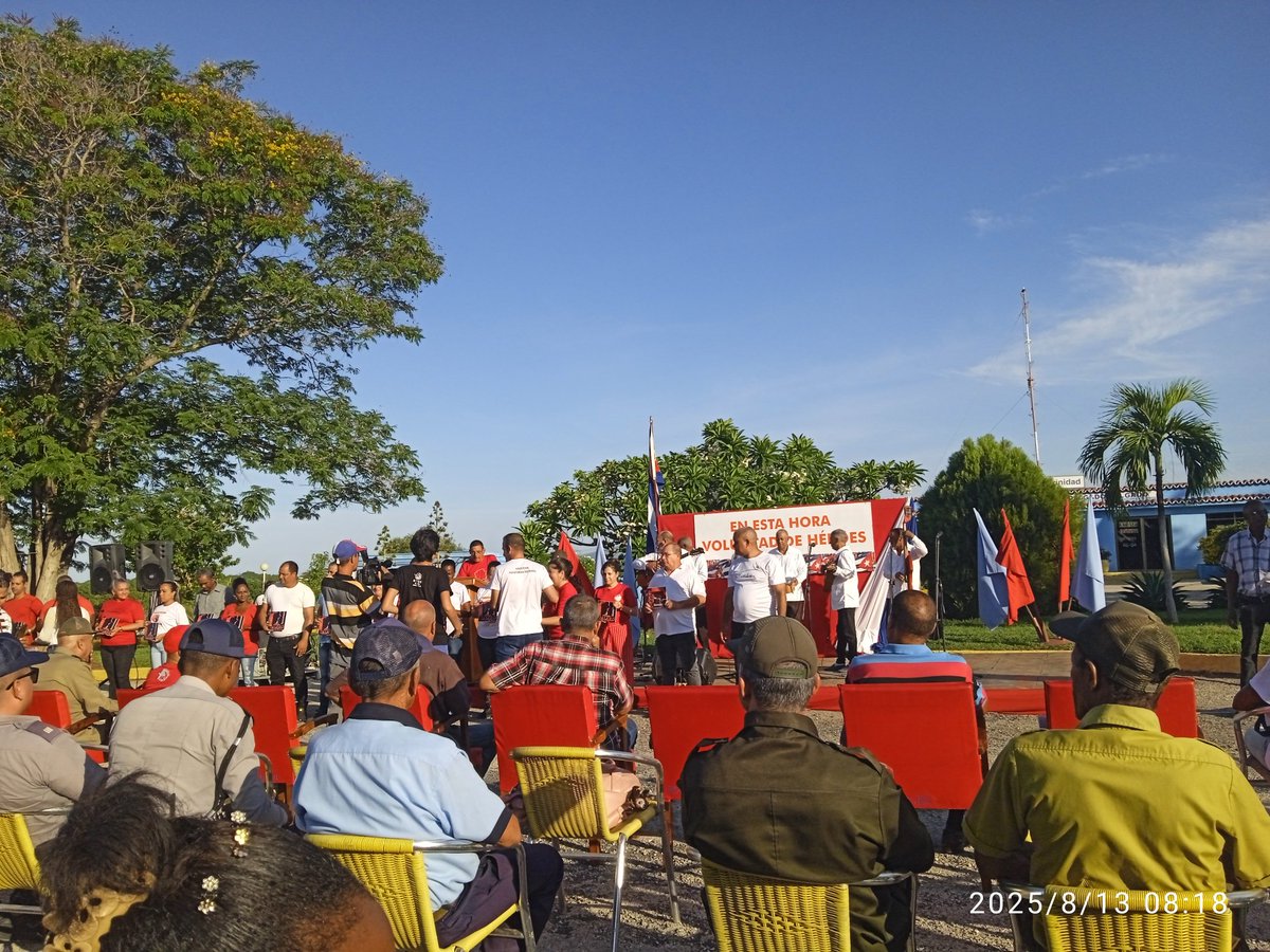MairaFundora's tweet photo. Homenaje a Fidel en su centenario.#100PorSiempreFidel.  @AndreiArmasBra6 @AlexisLorente74 @DeivyPrezMartn1 @TFontanills @TurinoWilliam #EducaciónTrinidad https://t.co/5ZZ2w5wmL6
