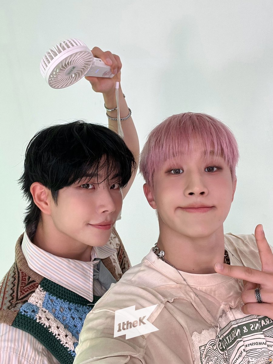 1theK's tweet photo. #주니지니 얼굴만 보면 기분이 맑아져//⌯'ᵕ'⌯
#내돌의온도차 #ZOONIZINI #Some_Things_Never_Change #아스트로 #ASTRO @offclASTRO @ASTRO_Staff

#GAPCRUSH 👉 https://t.co/JZrYYCZVyD https://t.co/cIuSlXnjhD