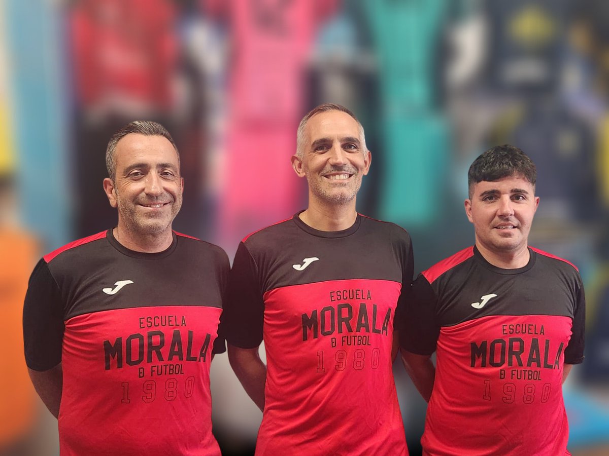 📢 𝐏𝐑𝐄𝐒𝐄𝐍𝐓𝐀𝐂𝐈𝐎𝐍 | Cuerpo Técnico

✍️ Rodrigo Rubio será el encargado de dirigir al Juvenil A.

✍️ Beni y Jorge dirigirán al Juvenil B de la Escuela Morala Academia.

📋 El miércoles 20 de agosto a las 20h inician los entrenamientos con una Jornada de Puertas Abiertas.