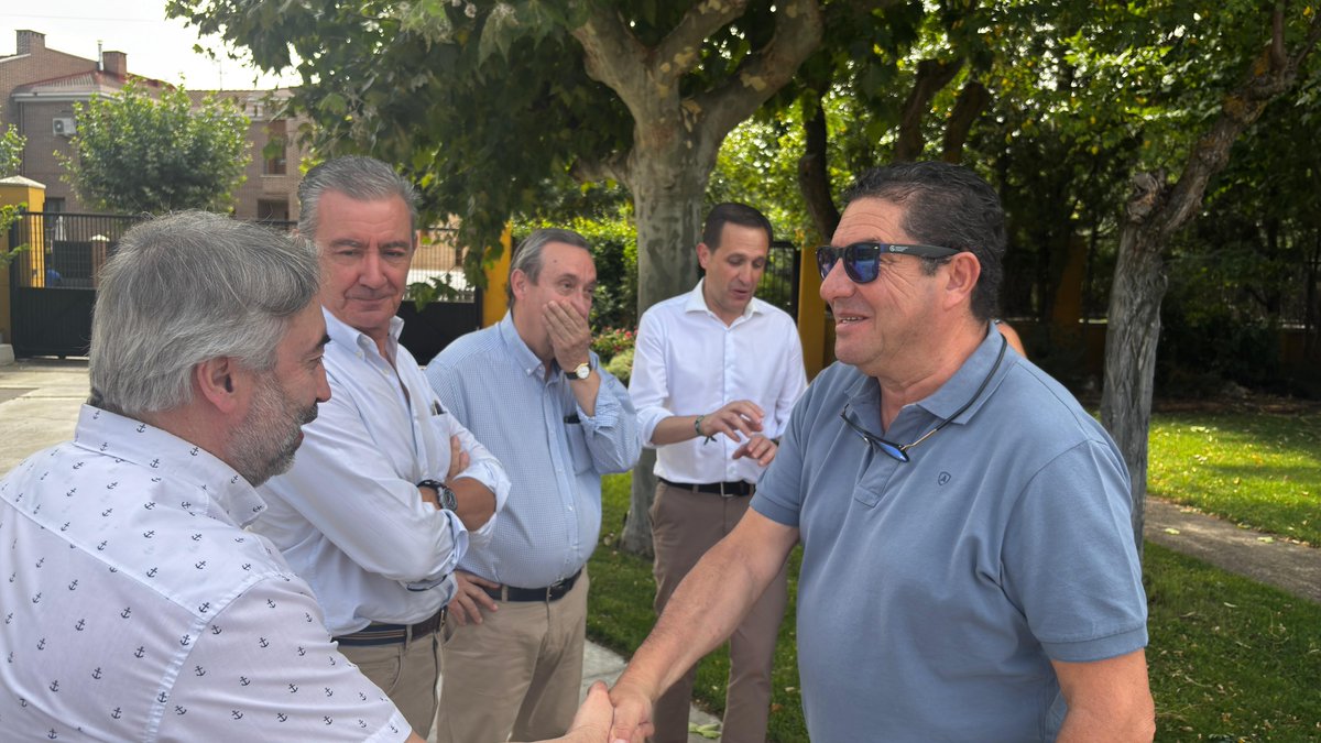 Fundación Personas (@fpersonas) on Twitter photo 🤝Ayer recibimos en el Centro Viana de <a href="/FPersonas/">Fundación Personas</a> #Valladolid al presidente de la <a href="/Dip_Va/">DiputaciónValladolid</a>, Conrado Íscar, para presentar nuestra nueva presidencia y mostrar el trabajo que realizamos por la inclusión en la provincia.
🌐bit.ly/45hcIlT
#diversidad #inclusiónsocial 🤝Ayer recibimos en el Centro Viana de <a href="/FPersonas/">Fundación Personas</a> #Valladolid al presidente de la <a href="/Dip_Va/">DiputaciónValladolid</a>, Conrado Íscar, para presentar nuestra nueva presidencia y mostrar el trabajo que realizamos por la inclusión en la provincia.
🌐bit.ly/45hcIlT
#diversidad #inclusiónsocial