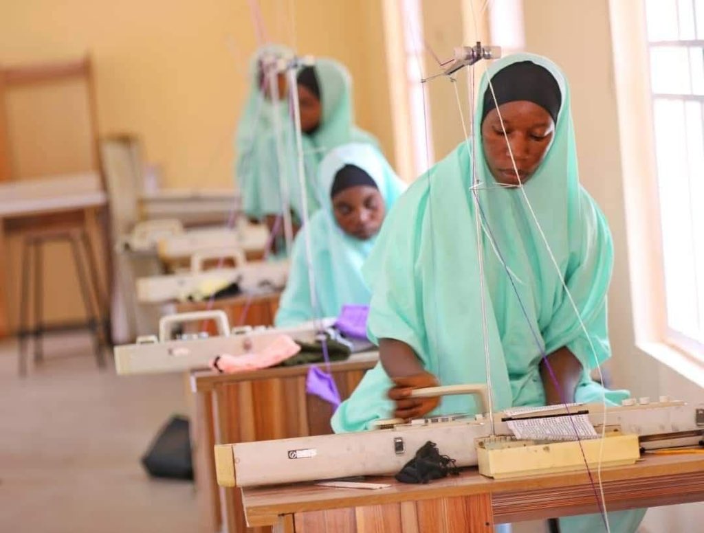 talk2umar247's tweet photo. Zulum's Second Chance Women Skills Acquisition Center Umarari Ngarannam Community of Bolori 2 word.

Hundreds of women are undergoing a rigorous skills acquisition training such as 

• ICT 
• Hair dressing.
• Cosmetology.
•™️Tailoring &amp; fashion.
• Soap Making. https://t.co/0i7oUQbofS