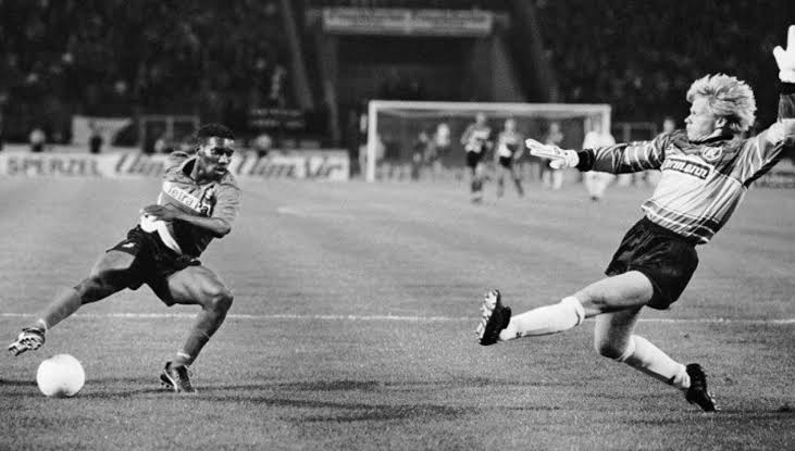 🗣️ Okocha in an interview

“I never knew I was Black until I got to Germany.
The rate of racism there was very high, so my only revenge was to dribble them. That’s why, after dribbling a player, I would turn back and dribble him again – until he eats grass.”