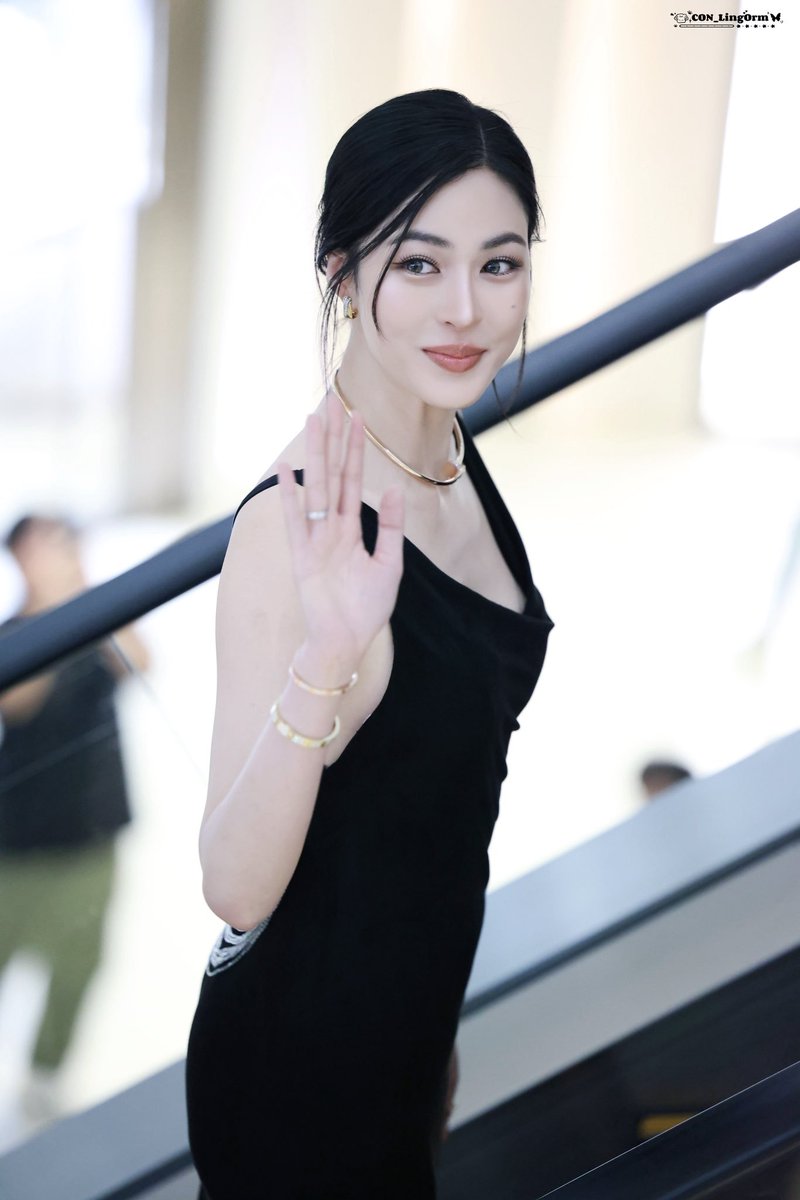 sp_nusu's tweet photo. หลิงชอบใส่ แหวน CARTIER บ่อยๆสุด 

LINGLING X CARTIER  
#LinglingKwongCartierEvent 
#Linglingkwong #หลิงหลิงคอง https://t.co/o11QAaB7b1