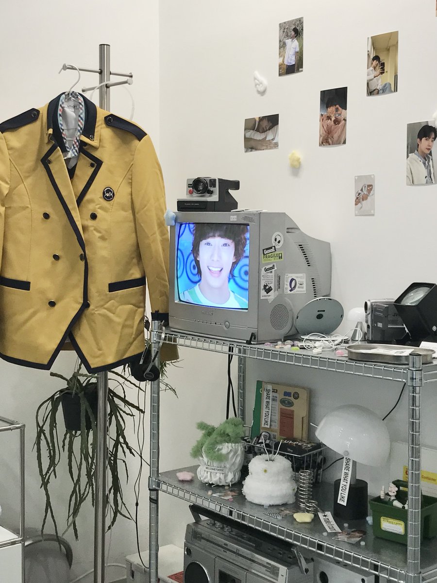 🐶🪽⭐️

#TO_MY_STAR
#그냥_별처럼_빛나_반짝였었지