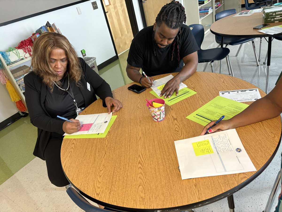 AndersonLitLab's tweet image. Strong start to our culture goal with committed teacher leaders in weekly practice clinics! Focused on sharpening “What to Do” directions through observation, peer feedback, and real-time perfect practice. Yesterday’s session = 🔥. 100% is within reach! #FCS #TeachLikeAChampion