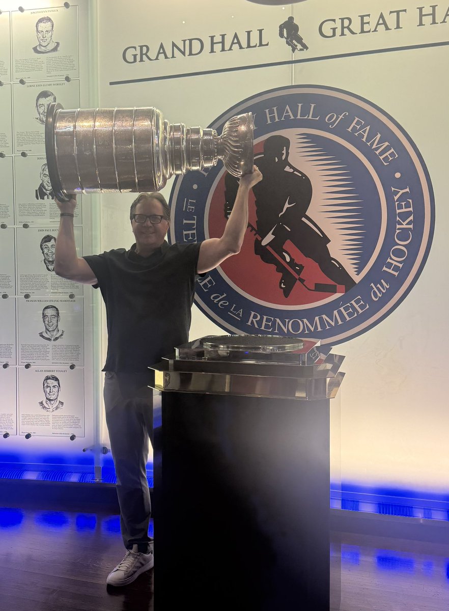 Stopped by the HHOF and saw an old friend.
Turns out they allow previous winners take it off the stand and lift it again.
Not gonna lie, it felt damn good!
Thanks <a href="/HockeyHallFame/">Hockey Hall of Fame</a> 
<a href="/NHLAlumni/">NHL Alumni</a> <a href="/NJDevils/">New Jersey Devils</a> 
#RaisingStanley
<a href="/RossBernstein/">Ross Bernstein</a>