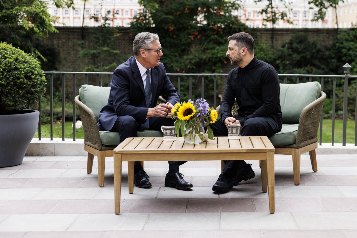 The Prime Minister hosted President Zelenskyy 🌻🇺🇦

They looked ahead to tomorrow’s talks between President Trump &amp; President Putin in Alaska, which present a viable chance to make progress as long as Putin takes action to prove he is serious about peace."
gov.uk/government/new…