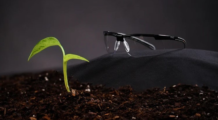 Choose the right blend of comfort, protection and sustainability.

Sustainable Ever-Lite® safety glasses are designed with lightweight bio-based materials.

Eurosafe distributors 🔗 ow.ly/nBwq50FrsOE

Pyramex is a supply partner of Eurosafe.

#ppe | <a href="/Pyramex/">Pyramex Safety</a>