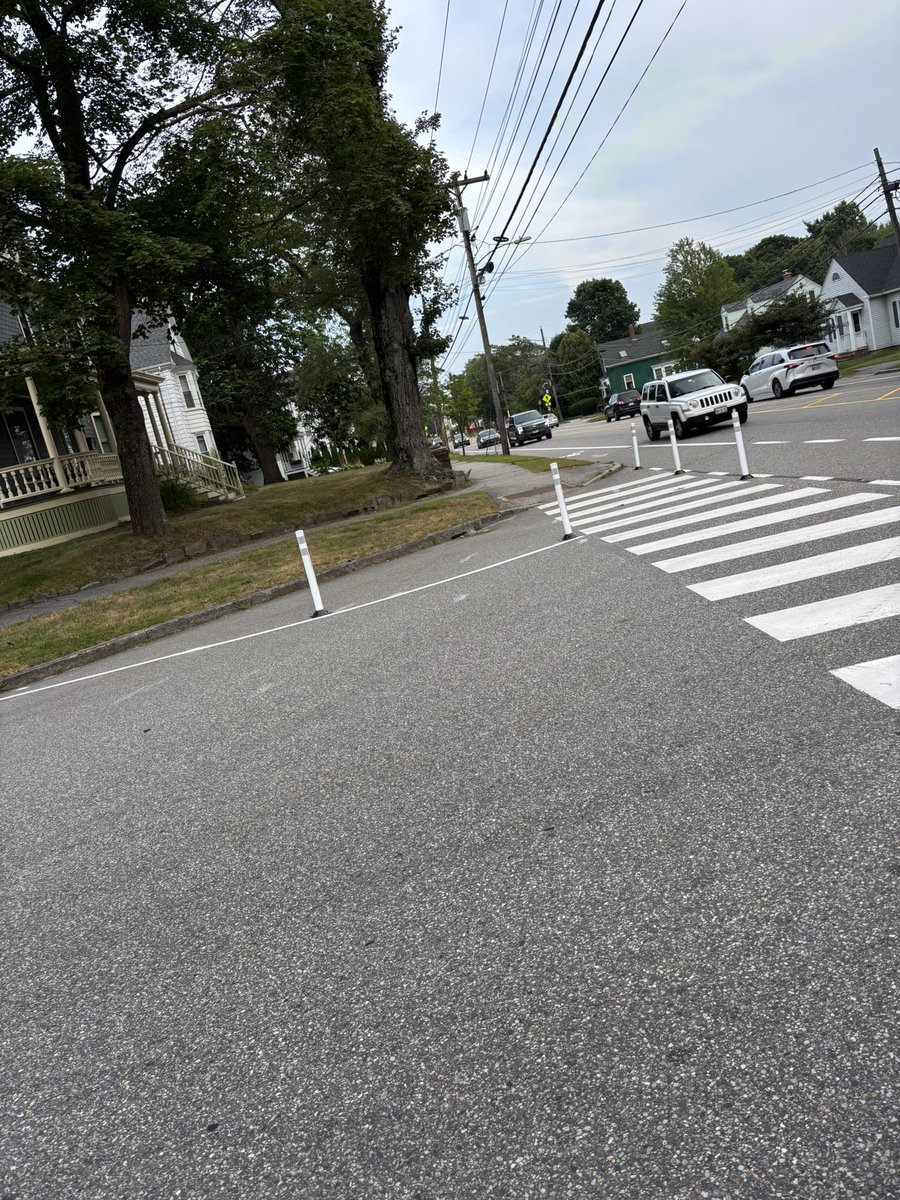 Owen_Nad's tweet photo. @CityPortland Unclear what the idea behind these poles on Morse street are.  They just make it dangerous to turn on from Washington.. they force you into the oncoming lane on an already tight street https://t.co/7pGNC3PKQx