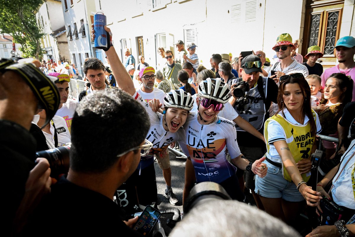 LeTourFemmes's tweet photo. A month ago, 🇫🇷 Maëva Squiban claimed the first French victory on the #TDFF2025!

🇫🇷 Maëva Squiban, Ambert et contre toutes !

👋 @GoZwift l #WatchTheFemmes https://t.co/KxbyPIkgFp