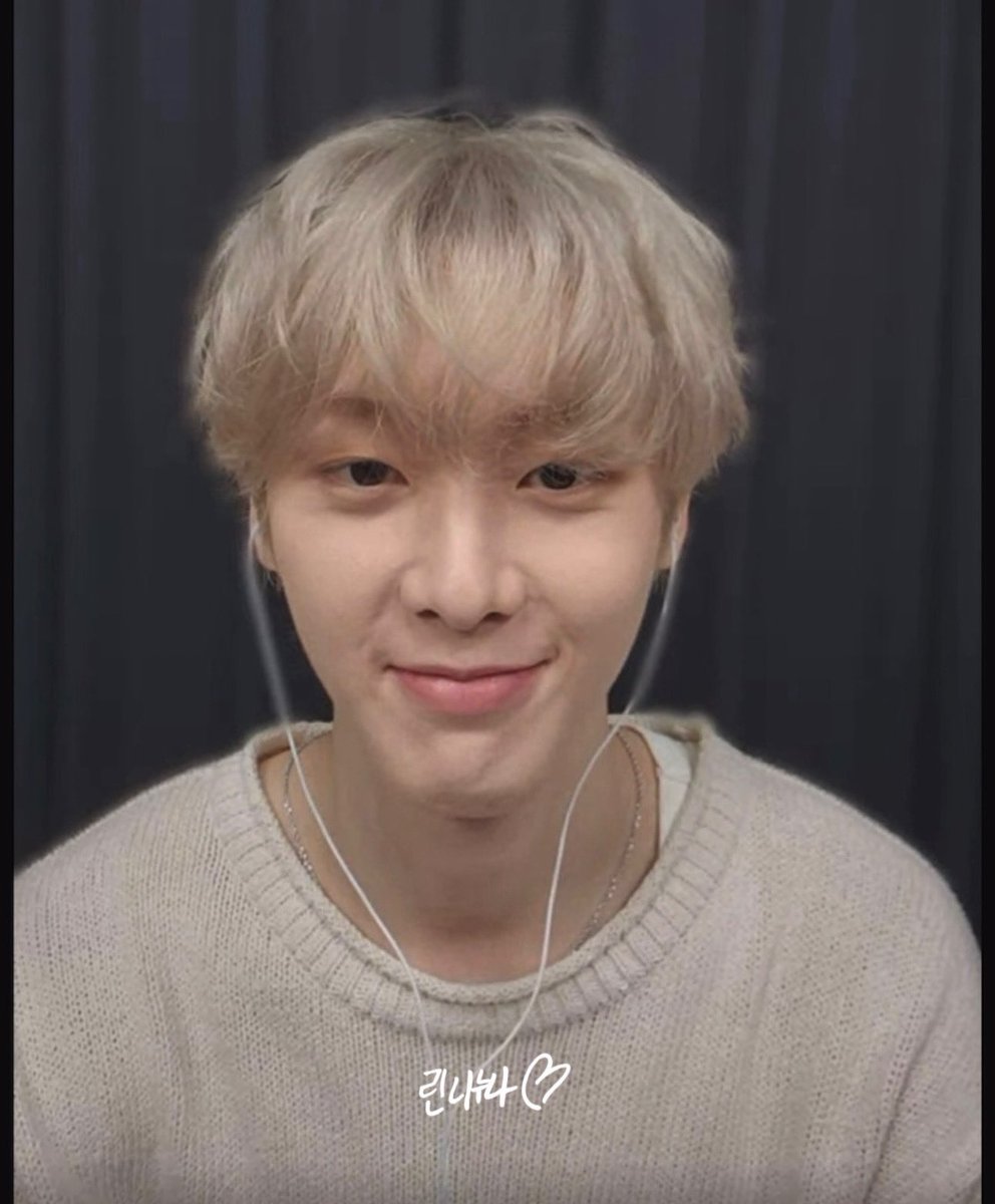 LNn0305's tweet photo. Startlike music VDO call FS 25.08.14
นูน่าจะเป็นลม น่ารักเกินไป ไอ่ต้าว 🫠🥰 
#YOONSANHA #윤산하 #아스트로 https://t.co/0FO7CU45By