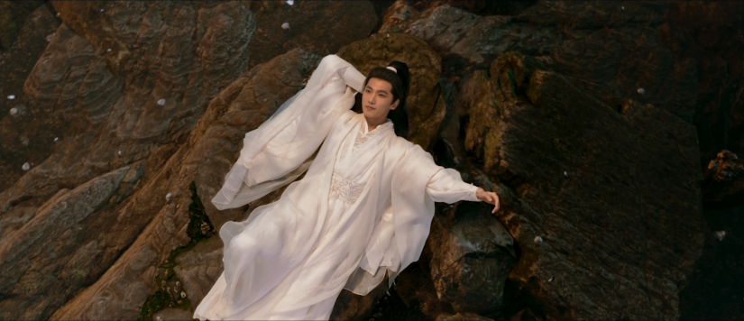 #TheImmortalAscension, a drama adapted from a Wang Yu novel with the same name, invites viewers into a spellbinding realm where mortals challenge fate through the perilous path of magical cultivation. Han Li, a young man from a humble village, dreams of transcending his