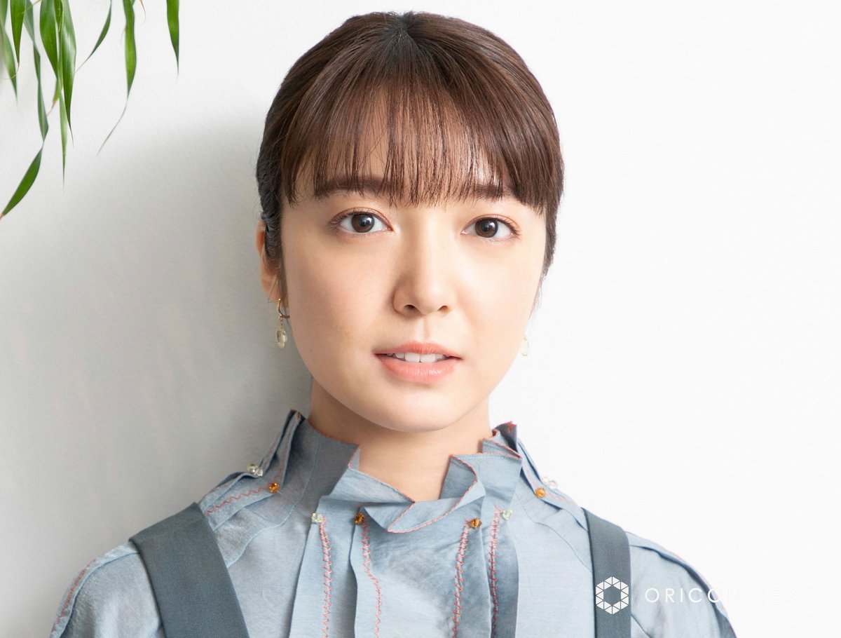 ORICON NEWS(オリコンニュース) (@oricon) on Twitter photo 新田真剣佑『ちはやふる』出演へ
“奏”と“新”2ショットで報告🌸
「10年ぶりに帰ってこれて幸せです」
oricon.co.jp/news/2400996/?…
#ちはやふる <a href="/chihaya_koshiki/">ちはやふるーめぐりー【ドラマ公式】日テレ系毎週水曜よる10時~放送中🌸🍁🌙</a> 新田真剣佑『ちはやふる』出演へ
“奏”と“新”2ショットで報告🌸
「10年ぶりに帰ってこれて幸せです」
oricon.co.jp/news/2400996/?…
#ちはやふる <a href="/chihaya_koshiki/">ちはやふるーめぐりー【ドラマ公式】日テレ系毎週水曜よる10時~放送中🌸🍁🌙</a>