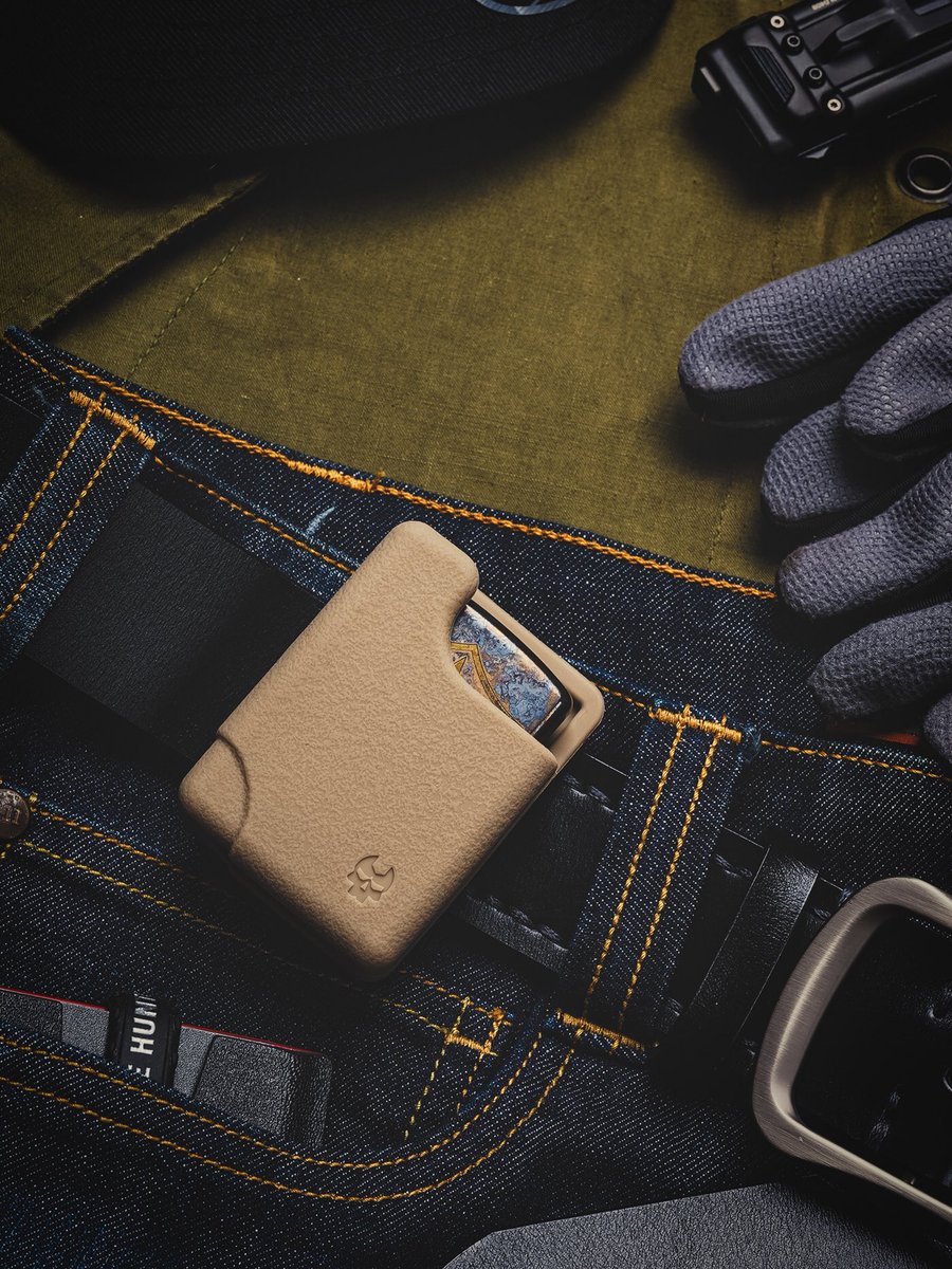TACTICALGEEK_US's tweet image. TACTICAL_GEEK TX11 – Tough, light, silicone shield 🛡️🔧
 Protect your lighter from scratches &amp;amp; drops in style! 🎯🔥
#tacticalgeek #edcpatch #zippolighter #edcorganizer #gear #edcgear #edc  #everydaycarry #everydaycarrys #edcpouchs #zippo #urbancarry #zippoholster #edcbackpack