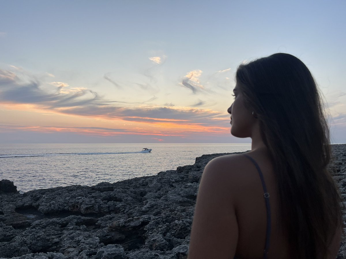 claudiafdz8's tweet photo. https://t.co/g8XCFuiwMj