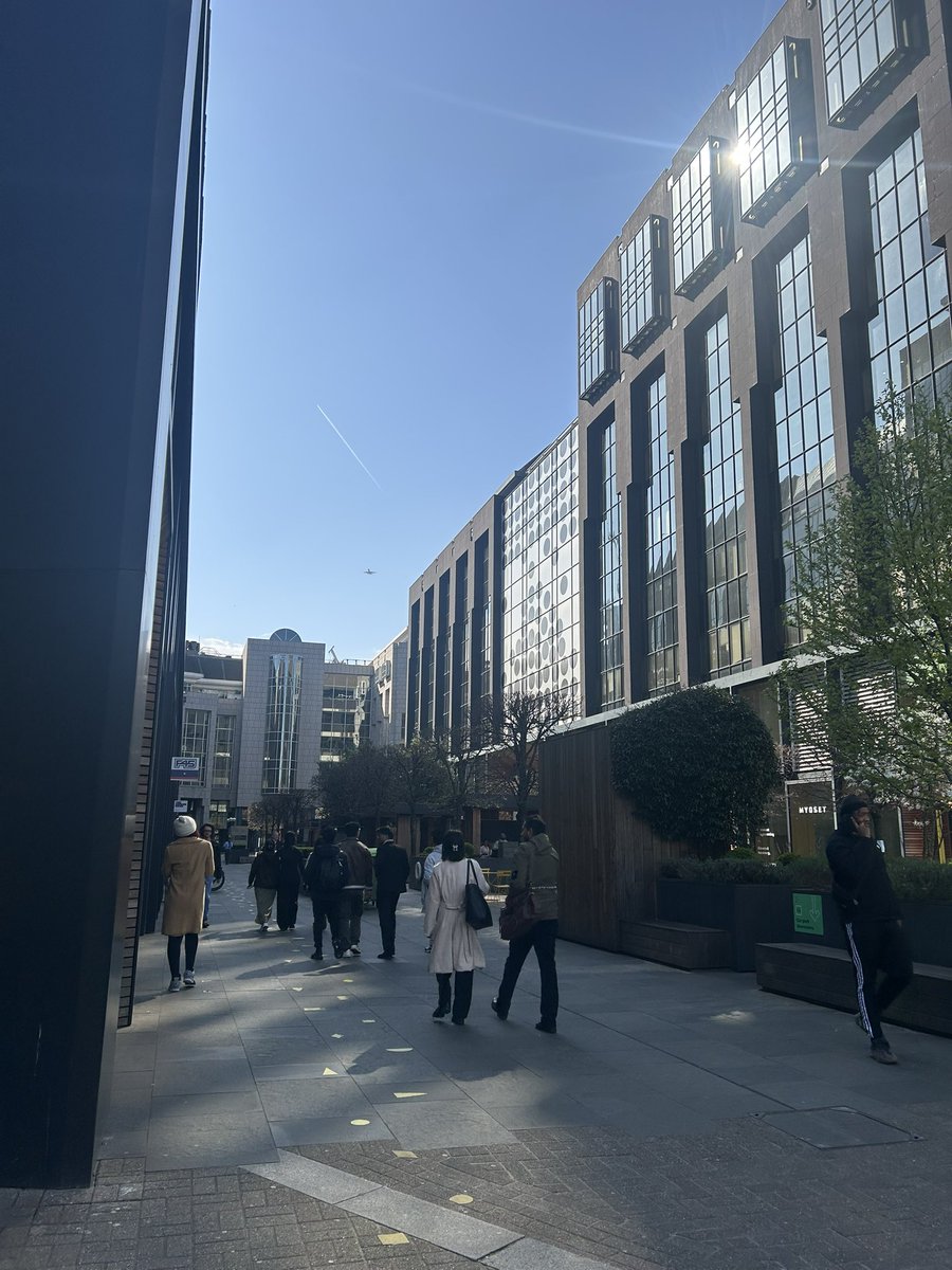 Just visiting the independent new <a href="/RepublicLDN/">Republic</a> campus for Universities ideal for setting up a satellite campus in a thriving part of London next to <a href="/CanaryWharf/">Canary Wharf</a>. An interesting educational ecosystem developing here. #EducationForAll #international