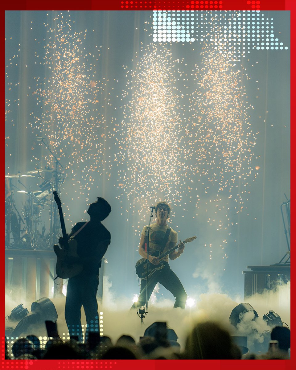 LANXESS arena tweet media