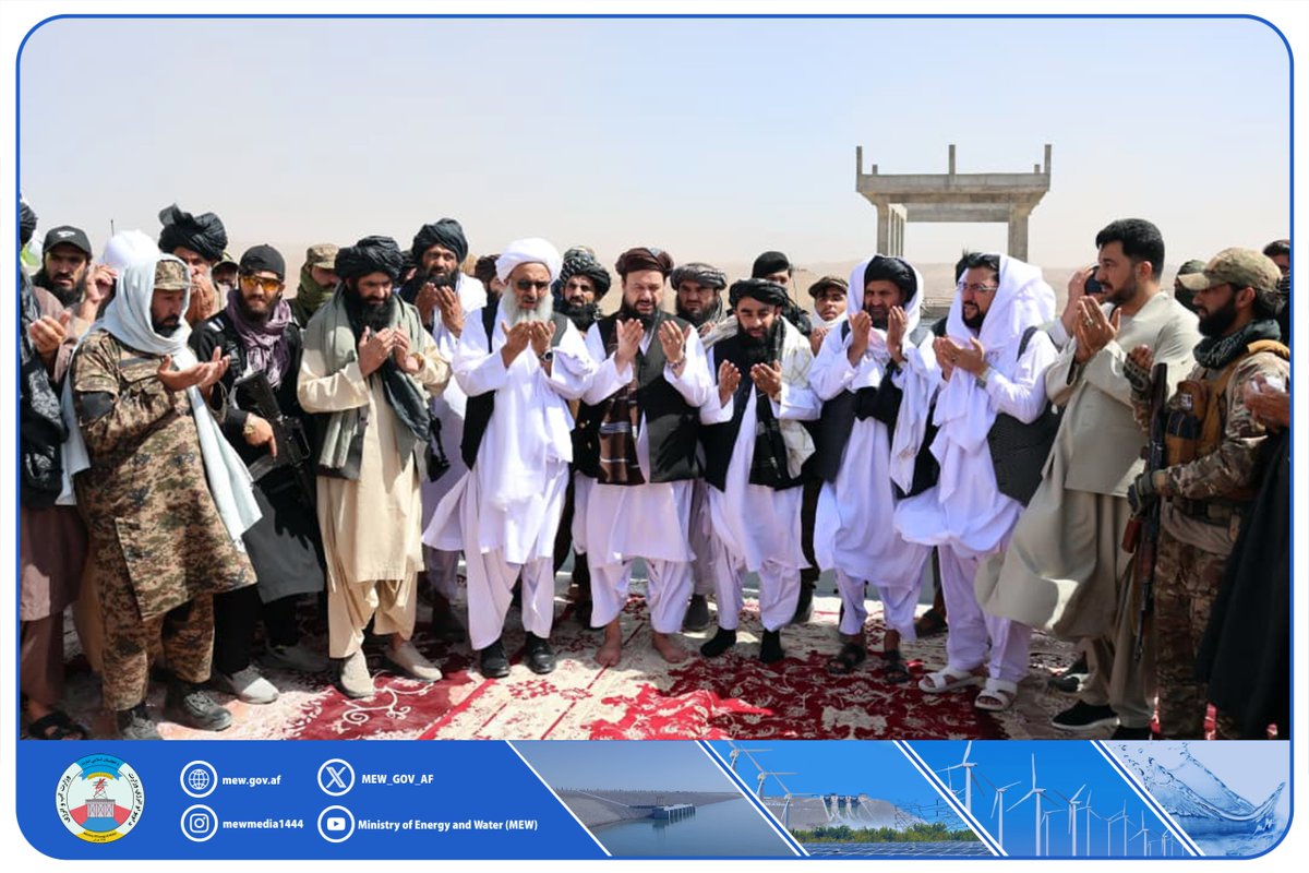 AbdullatifMNSOR's tweet photo. ۱/۱۱- نن، د هرات ولایت د کرخ ولسوالي د پاشدان د اوبو لګولو او برېښنا د تولید بند پروژه چې د اوبو او انرژي وزارت یوه له سترو پروژو څخه ګڼل کېږي، د دغه وزارت له لوري د هېواد د خپلواکي د بېرته اخیستلو او اسلامي امارت د بریا د څلورمې کلیزې په مناسبت، ګټې اخیستنې ته وسپارل شوه. https://t.co/Y3vU6mEWk1