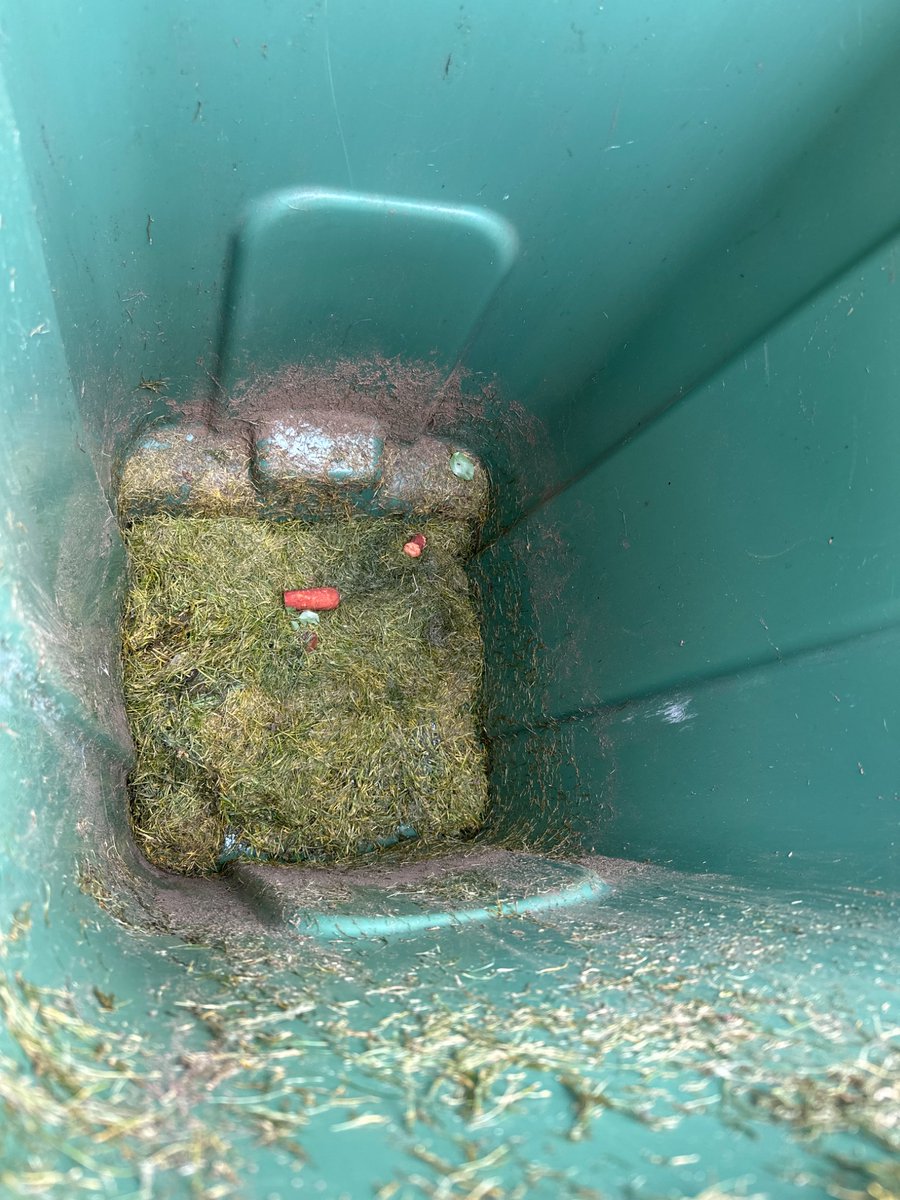 pc11's tweet photo. Hey @OneTrafford if you’re now going to charge me for taking away my garden waste. Could you please do me a solid of emptying it properly 👍🏼 that would be splendid 🙄 https://t.co/ktatZ4KWSc