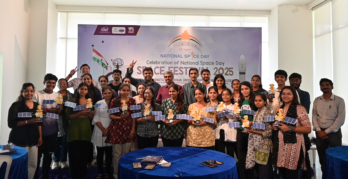Gujarat Science City (@gujsciencecity) on Twitter photo Space Festival 2025 के तहत साइंस सिटी में आयोजित Hands-on Workshop: DIY Resourcesat-1 में प्रतिभागियों ने खुद मॉडल बनाकर अंतरिक्ष तकनीक को करीब से समझा।
#ScienceCityAhmedabad #Resourcesat1 #Innovation #Creativity #SpaceExploration <a href="/PMOIndia/">PMO India</a> <a href="/CMOGuj/">CMO Gujarat</a> <a href="/GovernorofGuj/">Governor of Gujarat</a> <a href="/IndiaDST/">DSTIndia</a> Space Festival 2025 के तहत साइंस सिटी में आयोजित Hands-on Workshop: DIY Resourcesat-1 में प्रतिभागियों ने खुद मॉडल बनाकर अंतरिक्ष तकनीक को करीब से समझा।
#ScienceCityAhmedabad #Resourcesat1 #Innovation #Creativity #SpaceExploration <a href="/PMOIndia/">PMO India</a> <a href="/CMOGuj/">CMO Gujarat</a> <a href="/GovernorofGuj/">Governor of Gujarat</a> <a href="/IndiaDST/">DSTIndia</a>