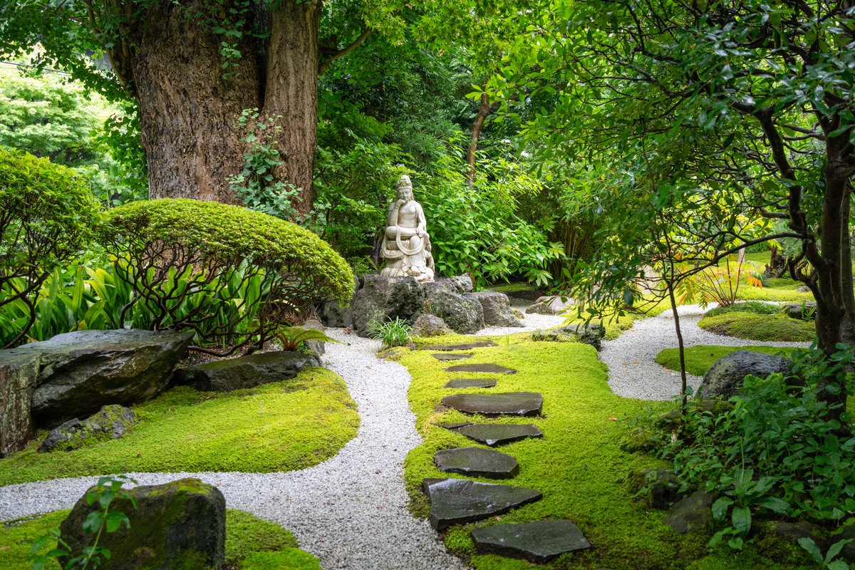 Have you heard of Hōkoku-ji? 🎋 This temple, located in #Kamakura, is best known for its stunning bamboo grove, where hundreds of tall green stalks create a peaceful atmosphere.

➡️ For more information: en.japantravel.com/places/kanagaw…