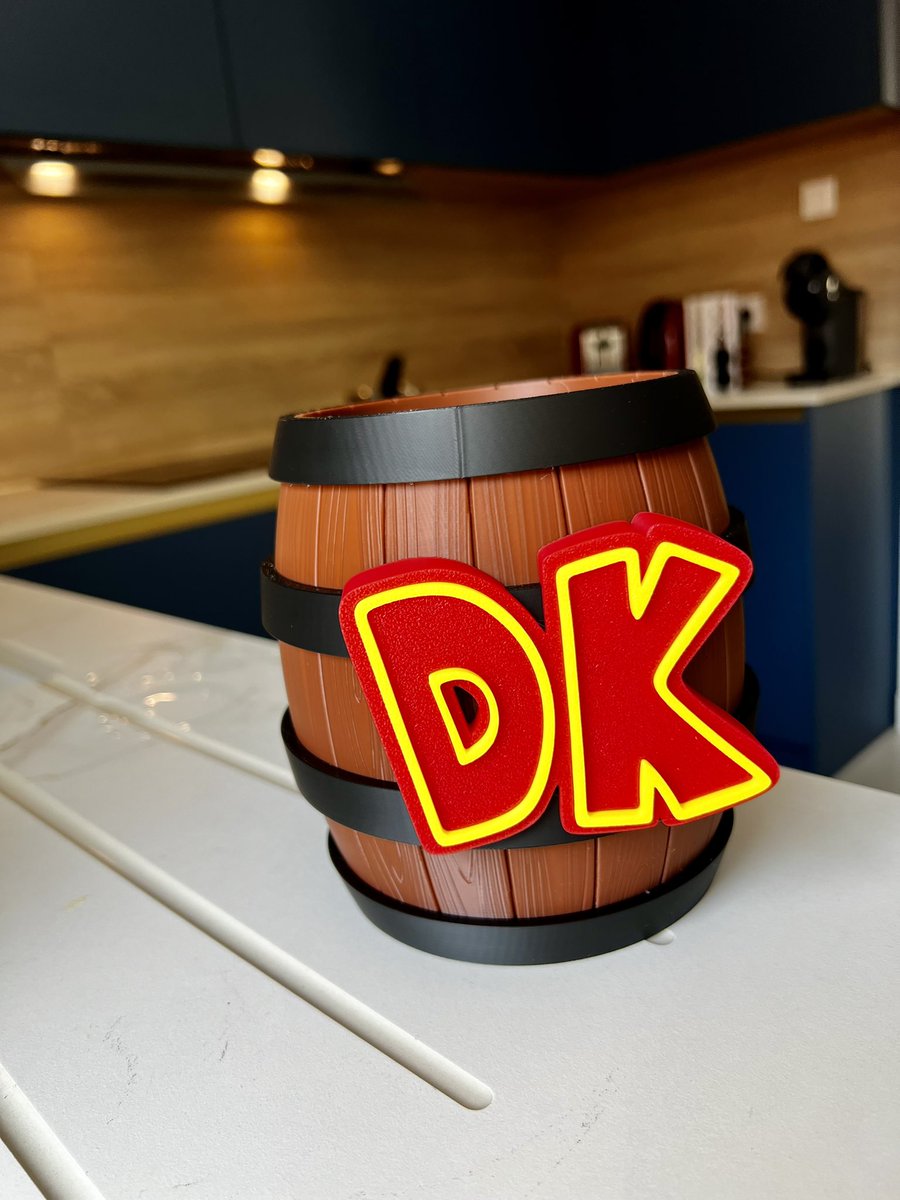 HerosCalim's tweet photo. Qui peut me dire meilleur pot que celui là pour une plante de bureau ? https://t.co/4tT6KYATJM