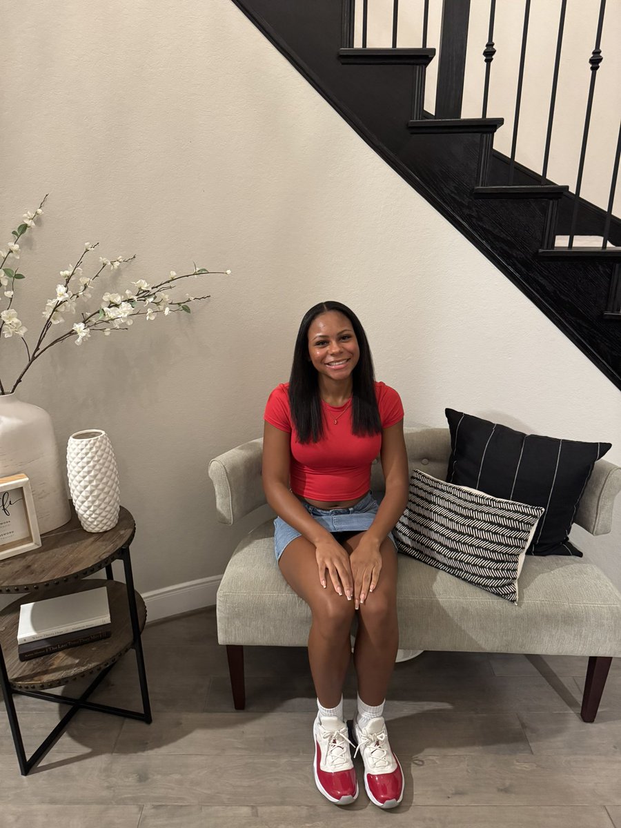 bitsofbritt_edu's tweet photo. First day roll call: 📣
1st grader ✅
3rd grader ✅
11th grader ✅
4th grade teacher ✅
Let the adventures begin! 🦉
#OwlAboutTheBest #BackToSchool #TeacherMomLife #McGownOwls #4thGradeTeacher #SchoolVibes #CFISDspirit #212 https://t.co/4XbvPejUPo