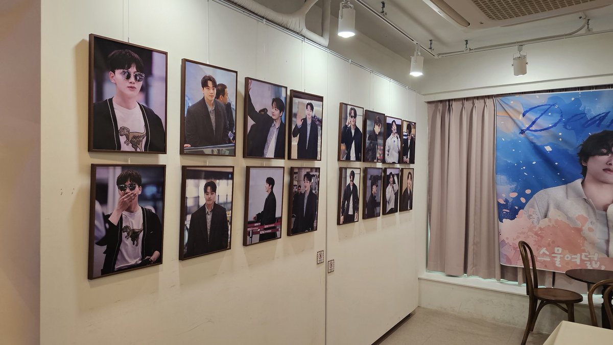 bhappy_dear9's tweet photo. 생일 지나서 갔는데도 기쁘게 맞아주신 징구 생일카페! 구석구석 정성스럽게 꾸며져서 즐거웠습니다🥹 사진만 보고있어도 행복했다ㅋㅋㅋㅋ
#여진구 
@sosweet_9oo https://t.co/QotF99TQcS