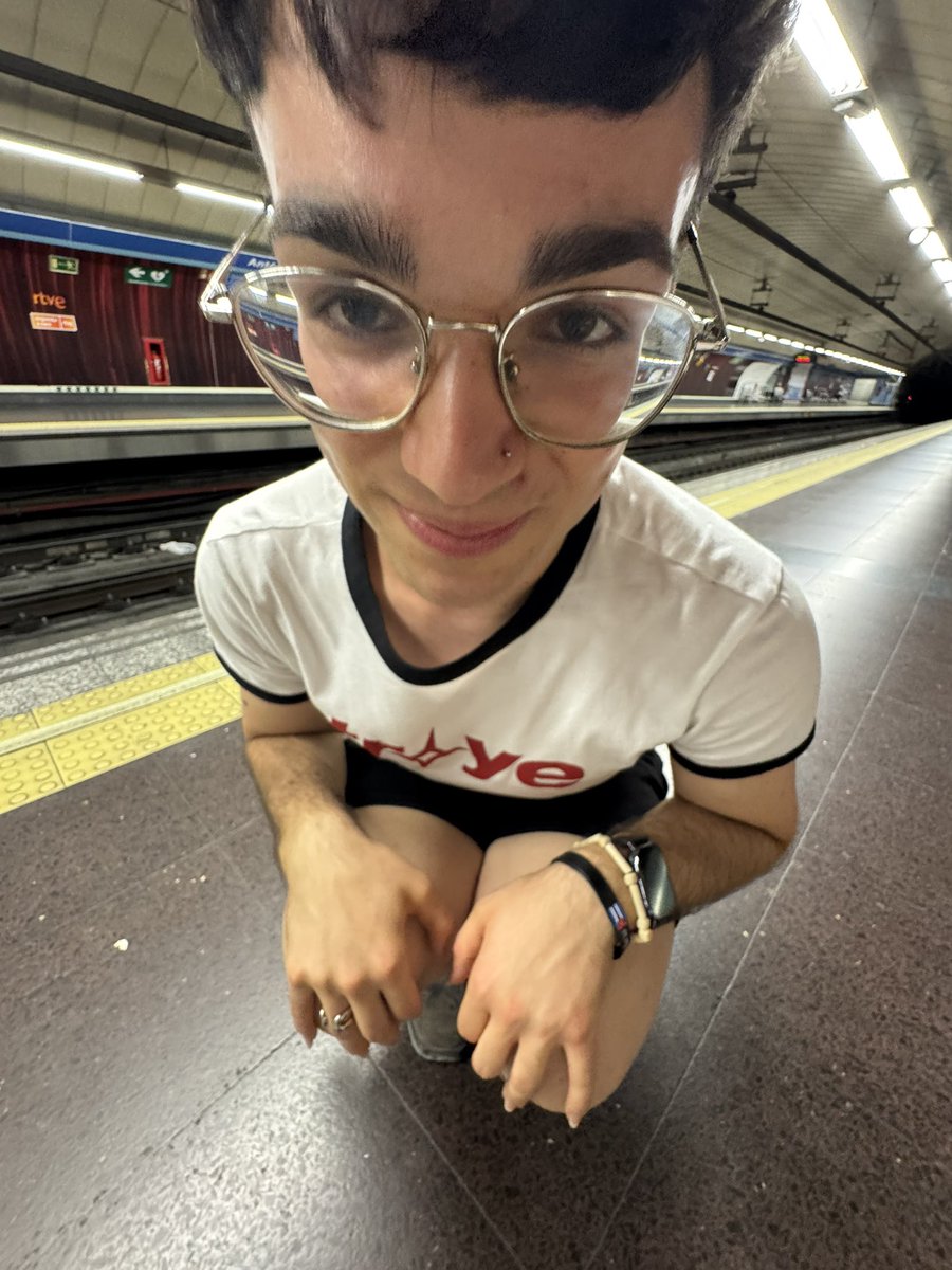 maridelacrush's tweet photo. @carlosamiben 👁️___👁️ https://t.co/M8TL1YntzF