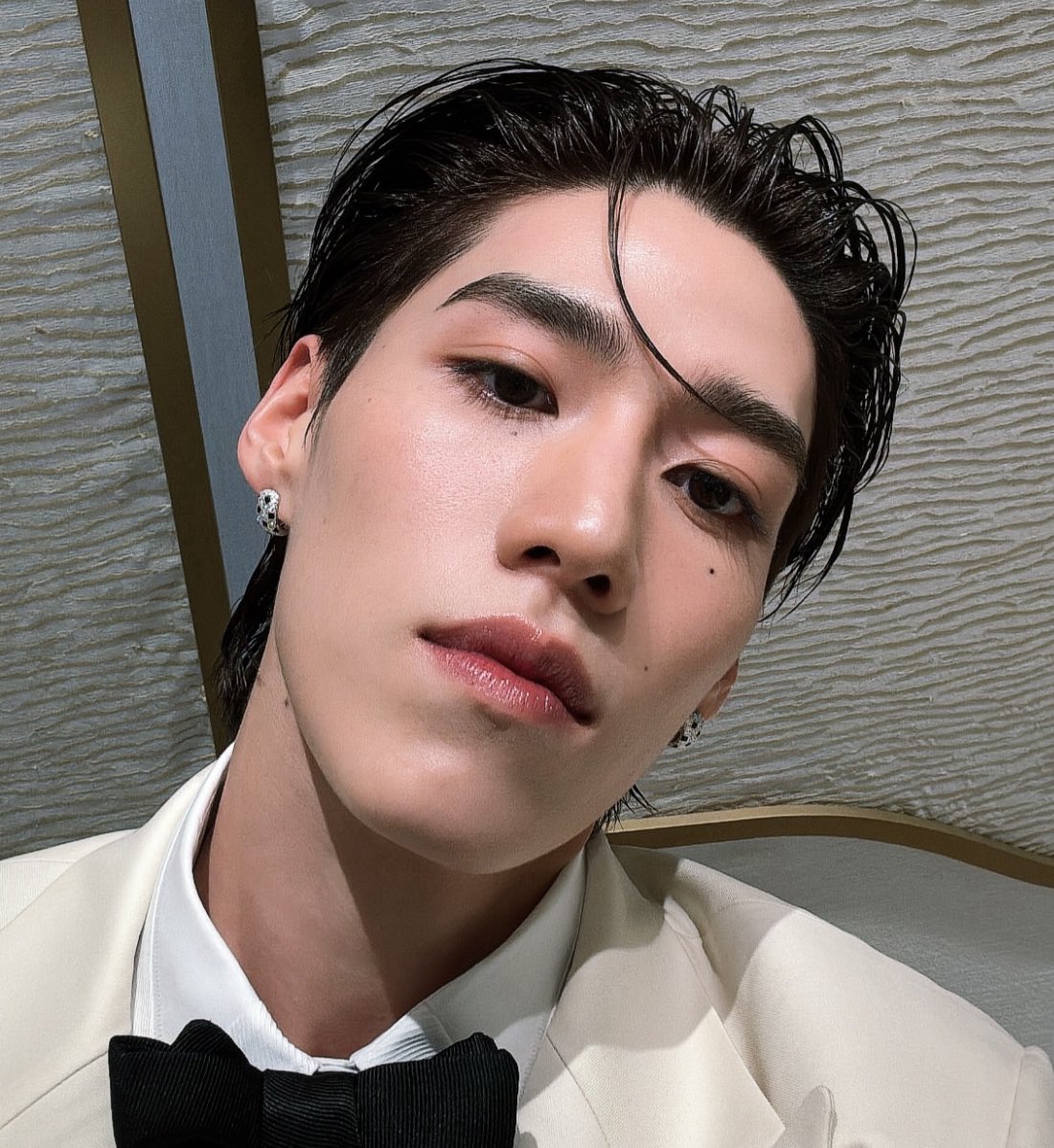 ลุคนี้แบบหล่อตาแตก ละพอมีตุ้มหูโคตรจะคอมพลีทลุค

PP KRIT CARTIER AT PARAGON #CartierxPPKrit