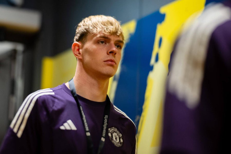 🚨 Toby Collyer is in advanced talks to join West Bromwich on a season-long loan. He has chosen West Brom. [<a href="/lauriewhitwell/">Laurie Whitwell</a>] #MUFC