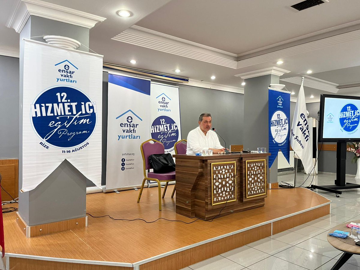 EnsarVakfi's tweet photo. 📍 Ensar Vakfı Yurt Müdürleri 12. Hizmet İçi Eğitim Programı

Bugünkü konuğumuz, İstanbul Sabahattin Zaim Üniversitesi Öğretim Üyesi Prof. Dr. Özcan Hıdır oldu.

🗣 "İslam son din değil, yegâne dindir."
🗣 "Sözünüz tuz gibi, ameliniz un gibi olsun."

Kıymetli mesajlarını yöneticilerimize iletti.

#EnsarVakfı #HizmetİçiEğitim