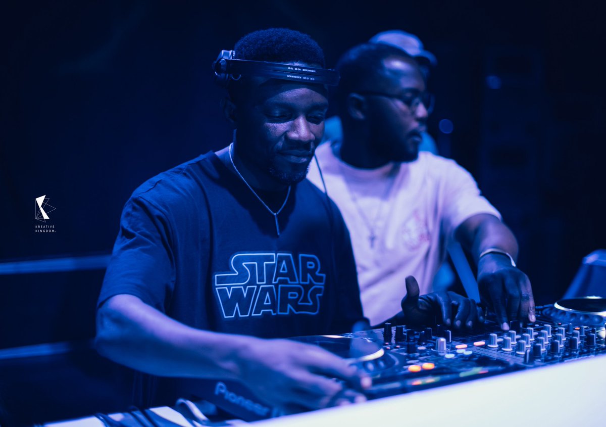 KreativeNativez's tweet photo. 🎶 @KreativeNativez Live from a raw, unforgettable Warehouse Party in Lusaka, Zambia 👊🏾 This is the sound of the underground ⚡️
👉 Watch the full set now on YouTube 🔗 https://t.co/EC2FSyQpYU
#AfroHouse #LiveDJSet #WarehouseParty #Deephouse #Djlife #DjMix #AfroHouseMix https://t.co/CkZ3RMYccw