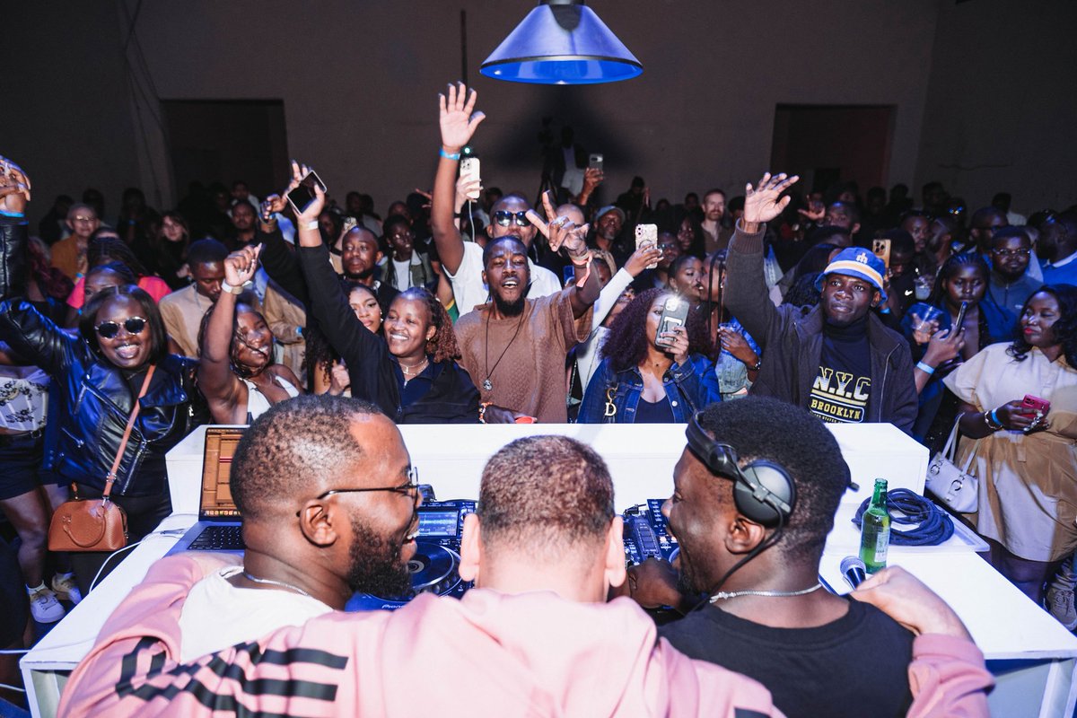 KreativeNativez's tweet photo. 🎶 @KreativeNativez Live from a raw, unforgettable Warehouse Party in Lusaka, Zambia 👊🏾 This is the sound of the underground ⚡️
👉 Watch the full set now on YouTube 🔗 https://t.co/EC2FSyQpYU
#AfroHouse #LiveDJSet #WarehouseParty #Deephouse #Djlife #DjMix #AfroHouseMix https://t.co/CkZ3RMYccw