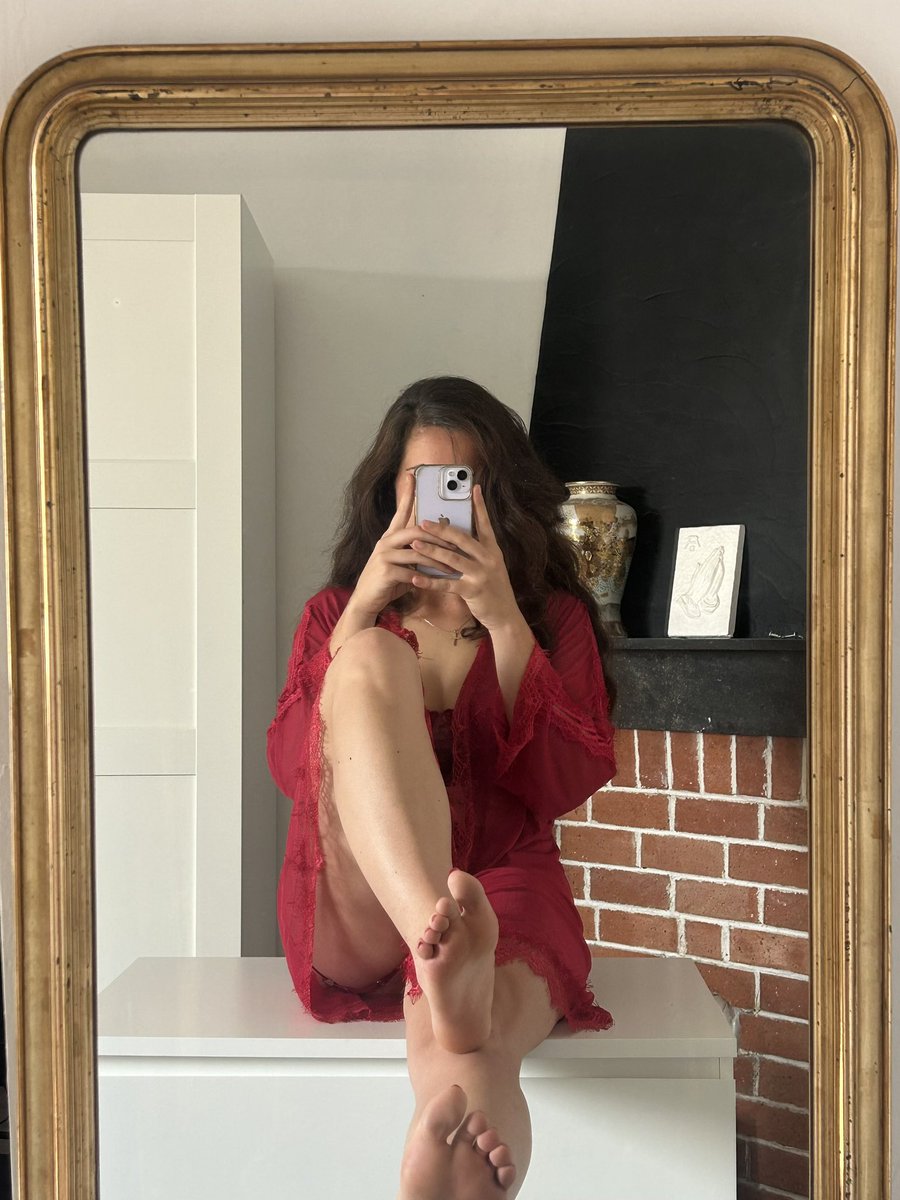 Rose tweet media