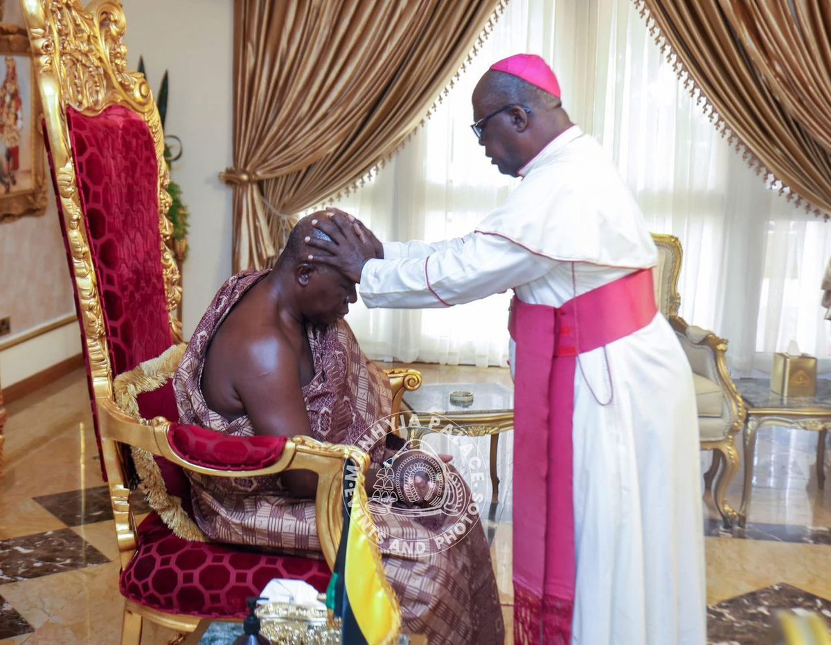 tignews_'s tweet photo. Kumasi Archbishop visits Asantehene, prays and consoles him over Asantehemaa’s passing
#TIGPost
Shatta | RNAQ | Bongo Ideas | https://t.co/AKhKL9eu7Z
