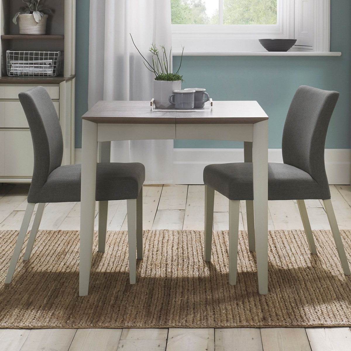 The #Bergen Grey Washed Oak &amp; Soft Grey Small Extending #DiningTable brings contemporary charm and practical design to your #diningroom.

🛒 oakfurnitureuk.com/bergen-grey-wa…

🚛 Free Home Delivery to most Mainland UK postcode areas.
-
-
-
#table #tables #diningtables #diningroomtables