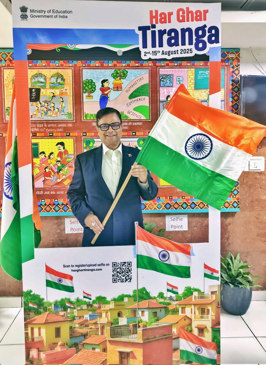 Ministry of Education (@eduminofindia) on Twitter photo As part of the nationwide #HarGharTiranga movement, Shri <a href="/sanjayjavin/">Sanjay Kumar</a>, Secretary, Department of School Education & Literacy, joined in honouring the National Flag and its enduring legacy, while encouraging students, teachers, and communities across the country to participate in As part of the nationwide #HarGharTiranga movement, Shri <a href="/sanjayjavin/">Sanjay Kumar</a>, Secretary, Department of School Education & Literacy, joined in honouring the National Flag and its enduring legacy, while encouraging students, teachers, and communities across the country to participate in