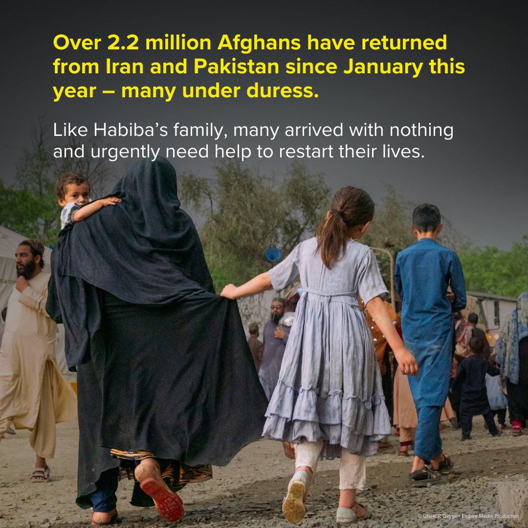 Refugees's tweet photo. Afghan families like Habiba’s face uncertain futures in Afghanistan as they return from Iran or Pakistan to a country in crisis.

UNHCR is providing emergency aid, but funding is running out.

We’re appealing for urgent support: https://t.co/NbDfudiQi8