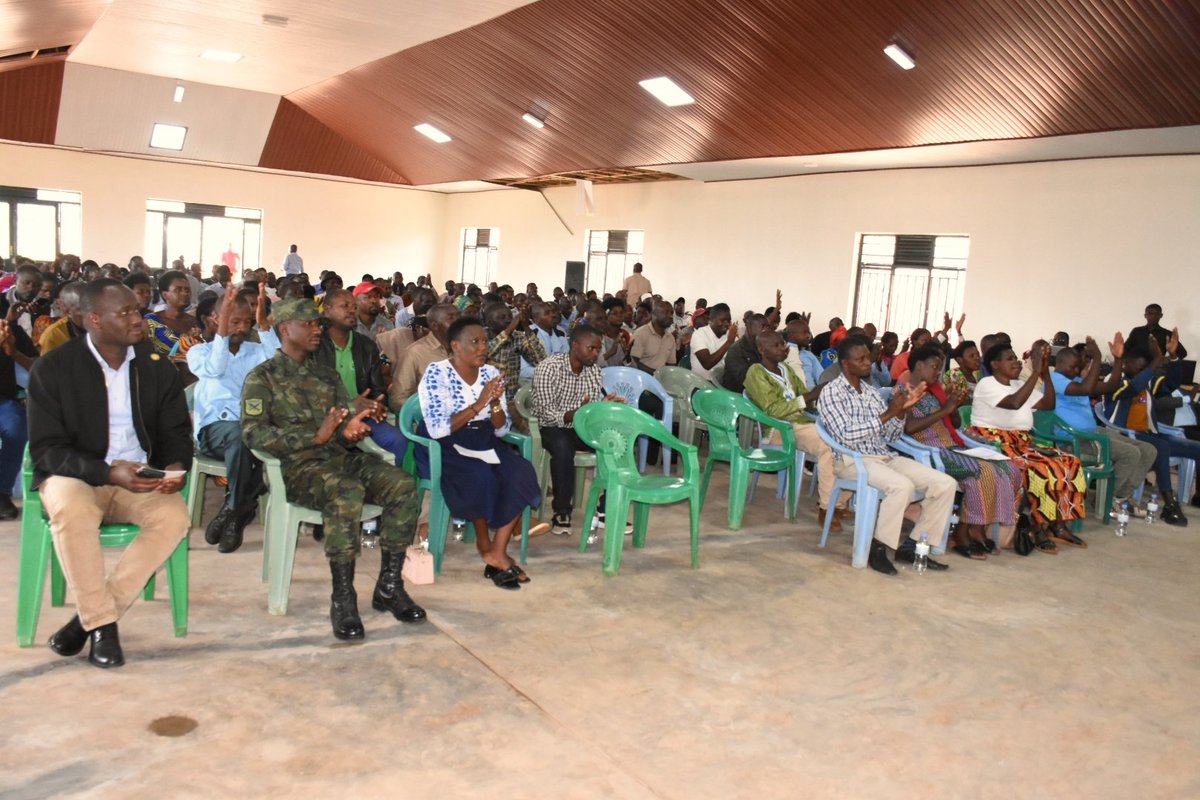 Muri iyi nama, abagize amakoperative n'ibibina bakanguriwe  kwishyura umusanzu wa Ejoheza n'ubwisungane mu kwivuza ku gihe mu rwego rwo gufasha abanyamuryango kugira ubuzima bwiza n'ejo hazaza heza. <a href="/RwandaLocalGov/">Ministry of Local Government | Rwanda</a> <a href="/RwandaEast/">𝐄𝐚𝐬𝐭𝐞𝐫𝐧 𝐏𝐫𝐨𝐯𝐢𝐧𝐜𝐞 | 𝐑𝐰𝐚𝐧𝐝𝐚</a> <a href="/RSSB_Rwanda/">Rwanda Social Security Board</a>