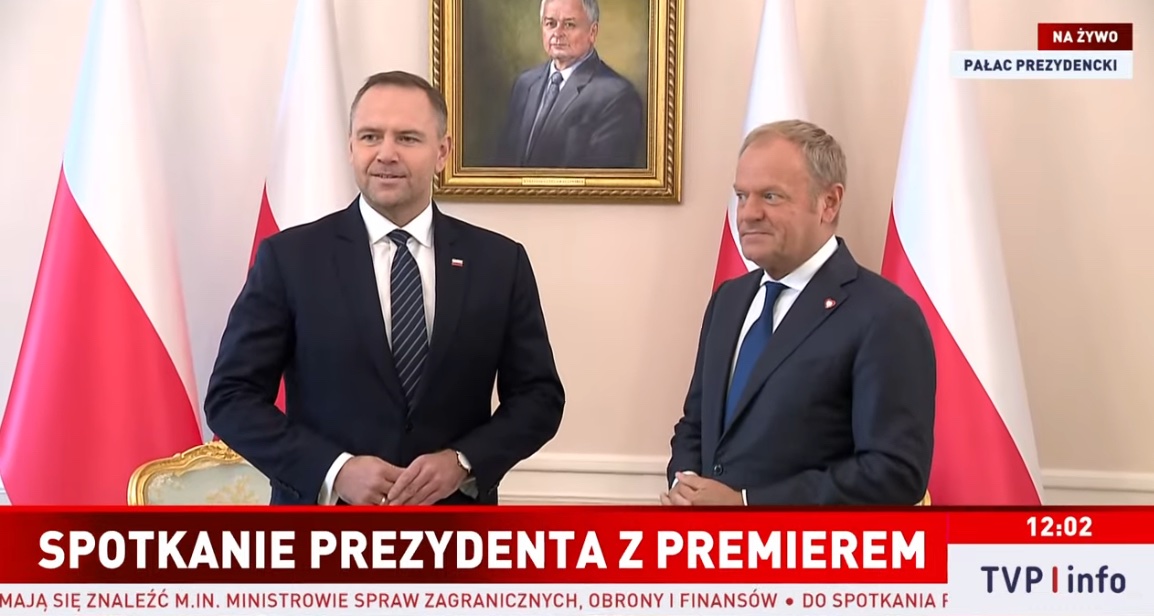 FAST INFO tweet media