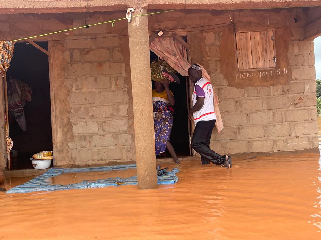 OMS Guinée (@guinee_oms) on Twitter photo Siguiri, les pluies diluviennes du 13 Août ont causé d'énormes dégâts: routes coupées, maisons inaccessibles, matériels & provisions détruits par les eaux. Ce, avec des risques de maladies hydriques. Pour l'heure, pas de pertes en vies humaines signalée. <a href="/OMS_Afrique/">OMS Afrique</a> <a href="/UNCERF/">CERF - The UN's emergency fund</a> <a href="/WHO/">World Health Organization (WHO)</a> Siguiri, les pluies diluviennes du 13 Août ont causé d'énormes dégâts: routes coupées, maisons inaccessibles, matériels & provisions détruits par les eaux. Ce, avec des risques de maladies hydriques. Pour l'heure, pas de pertes en vies humaines signalée. <a href="/OMS_Afrique/">OMS Afrique</a> <a href="/UNCERF/">CERF - The UN's emergency fund</a> <a href="/WHO/">World Health Organization (WHO)</a>
