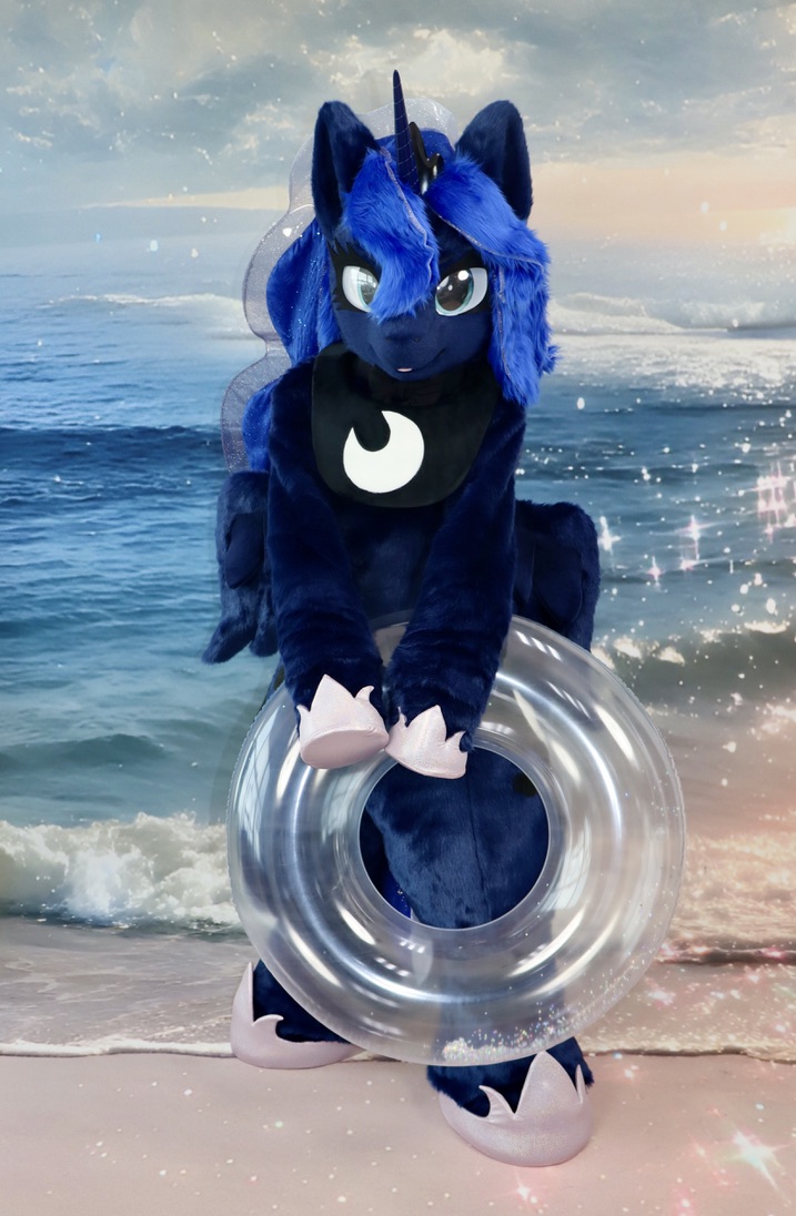 xiaoquandoki10's tweet photo. Let's go on a vacation to the seaside with Princess Luna~👑
Owner：@lunarweave https://t.co/qOMCNN8BQX