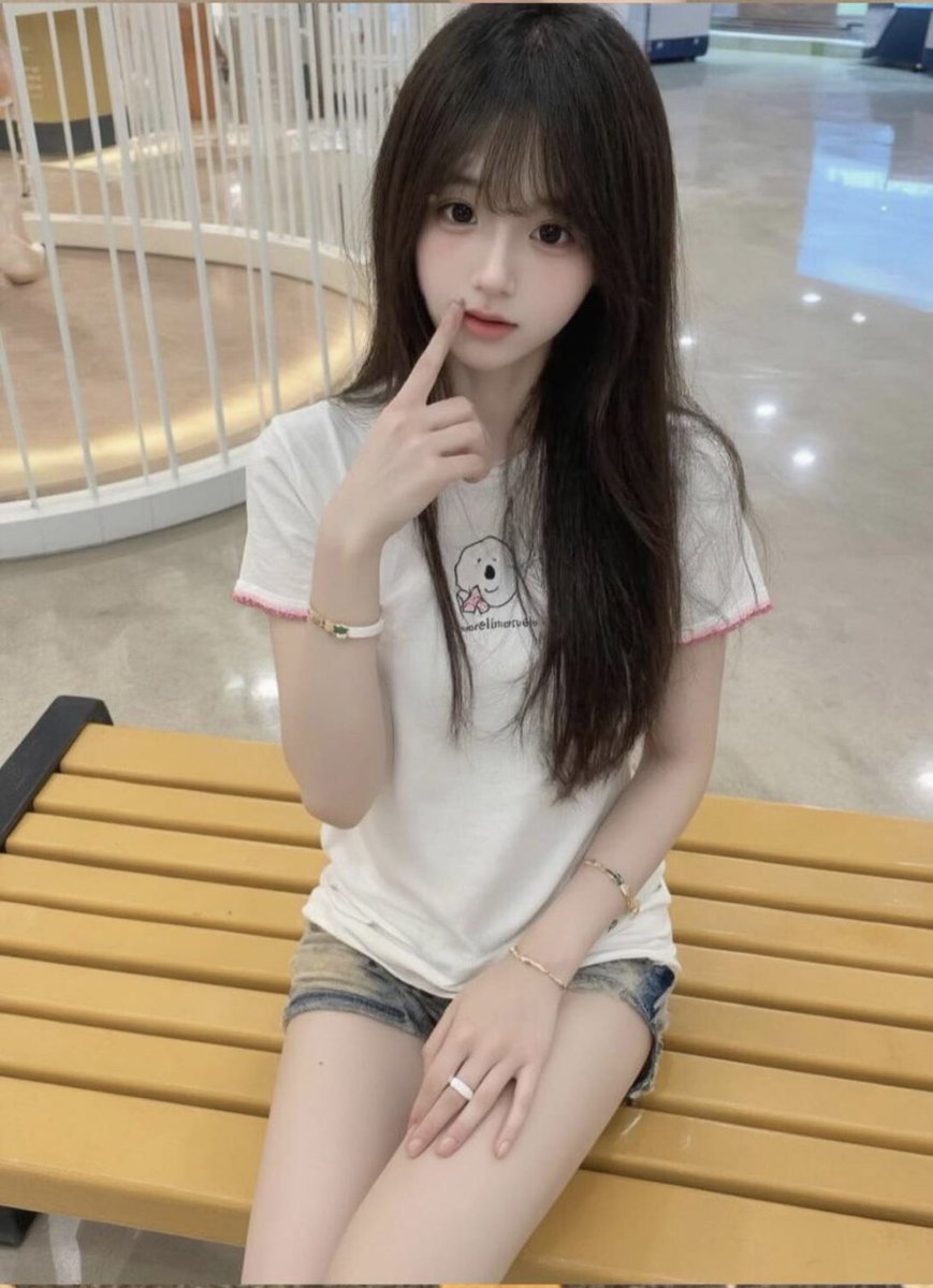 经区。半岛非诺国际。真实学妹哈。照片就是本人。 喜欢学妹的 可以联系了。