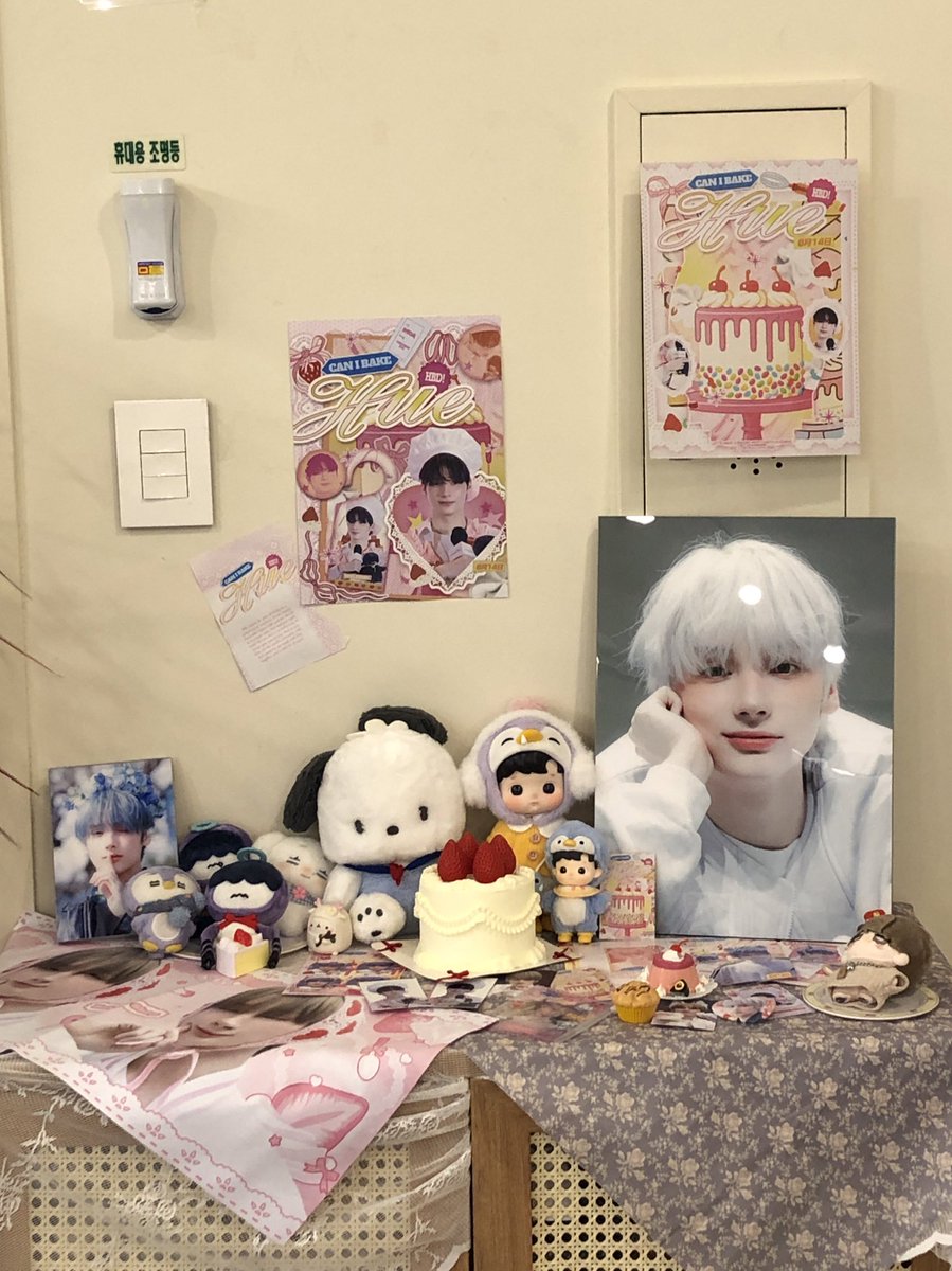 huesdays's tweet photo. 🍰🧀🍪🧁🩷

📍 롱브르378 (용산)
#Can_I_Bake_Hue  
#휴닝닝의_디저트타임 https://t.co/nD8bXSVRWk
