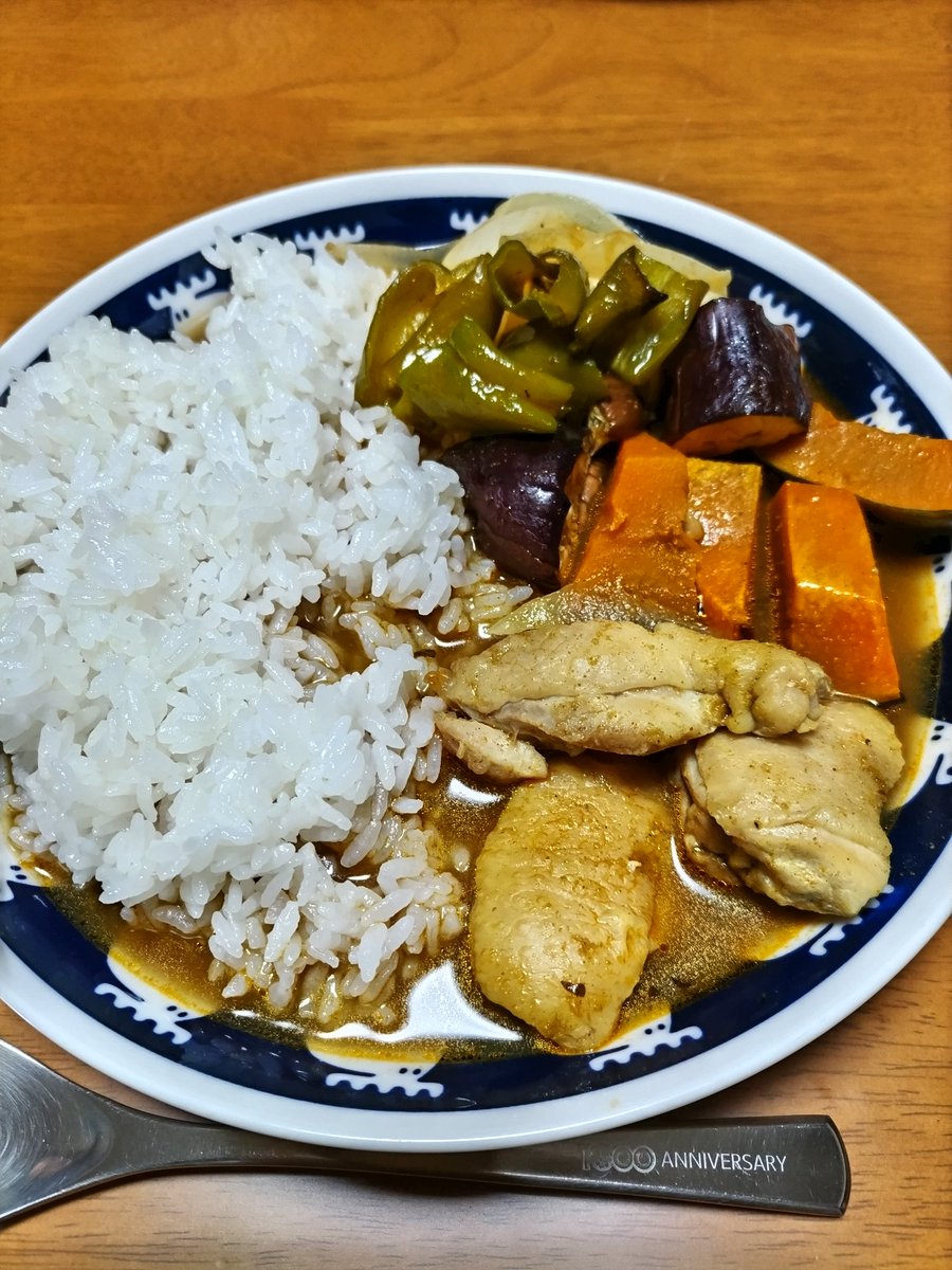 ヨッシー (@i_am_0714_born) on Twitter photo 今日の晩ごはん
北海道のスープカレー🍛 今日の晩ごはん
北海道のスープカレー🍛