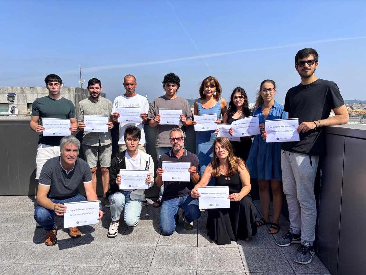 Apoiamos dende #Santiago a iniciativa de <a href="/xornalistas/">xornalistas</a>
#XornalismoNonEUnCrime #JournalismIsNotACrime en apoio ós compañeiros palestinos que exercen o xornalismo en #Gaza