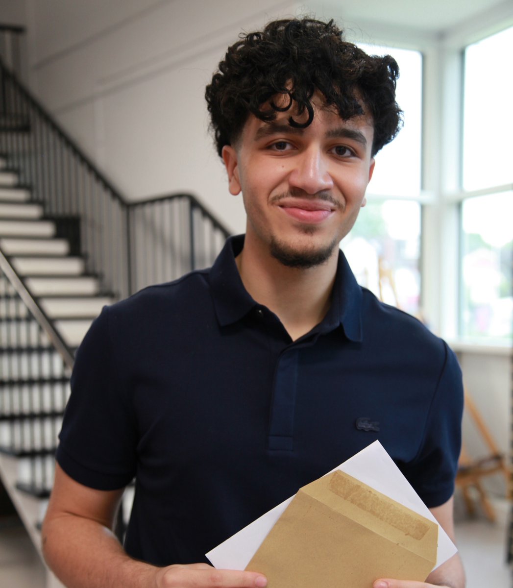HatchEndHigh's tweet image. Congratulations to Adam A for achieving A, A, B in Biology, Chemistry &amp;amp; Maths!
He’ll be studying Medicine at @bruneluni. A brilliant step towards an inspiring career in healthcare! 💙

#HatchEndHigh #FutureDoctor #alevelresults #alevels