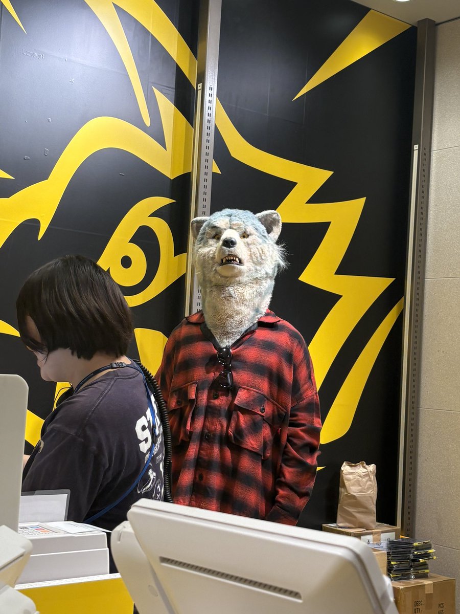 zIMjzWfA7K1LEaO's tweet photo. まさかカミカゼボーイが出没するとわな
デカかったな、狼
＃MWAM
＃REALSHOP https://t.co/FkTpM6BS4d